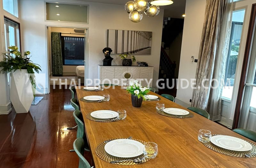 House with Private Pool in Sukhumvit 