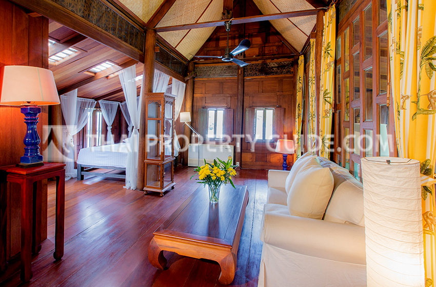 House with Private Pool in Sukhumvit 