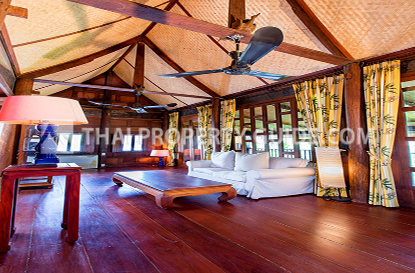 House with Private Pool in Sukhumvit 
