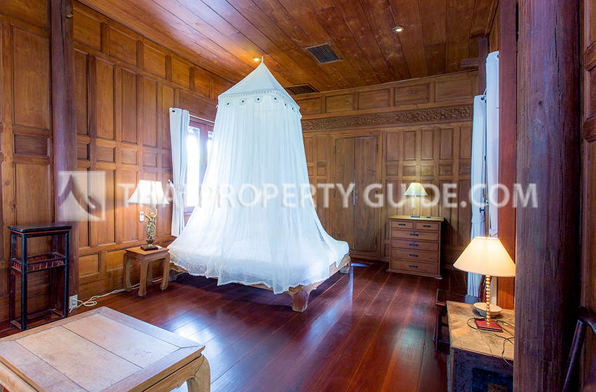 House with Private Pool in Sukhumvit 