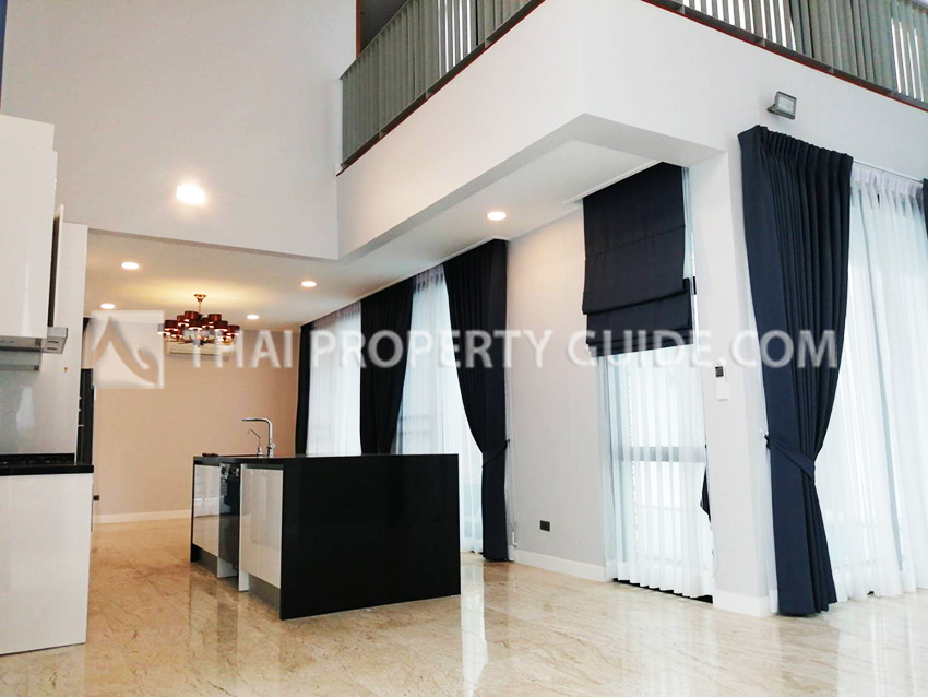 House with Private Pool in Sukhumvit 