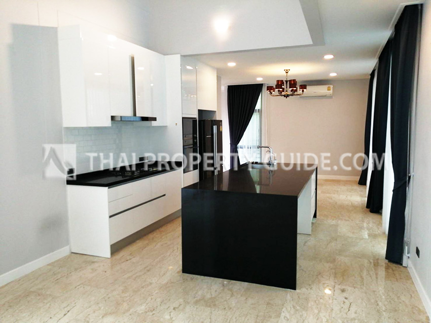 House with Private Pool in Sukhumvit 