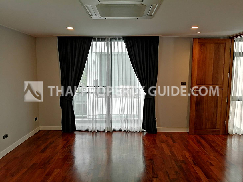 House with Private Pool in Sukhumvit 