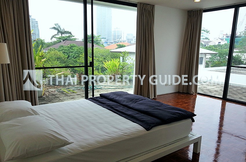 House with Private Pool in Sukhumvit 