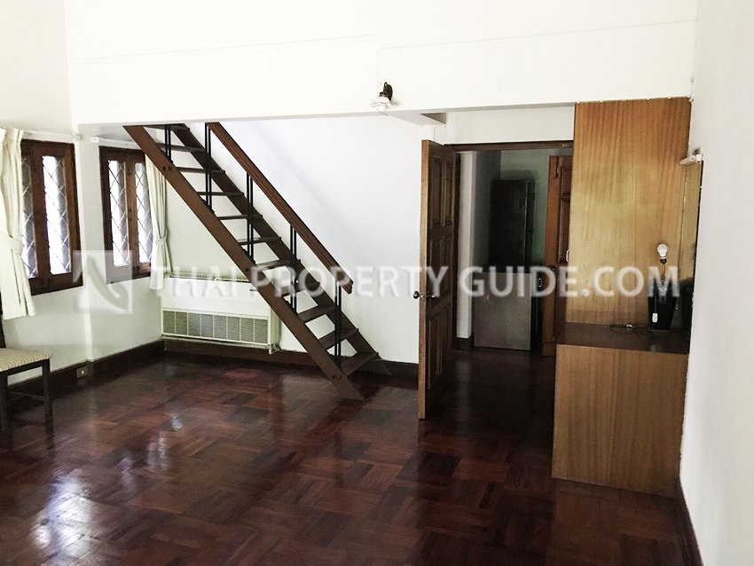 House with Private Pool in Sukhumvit 