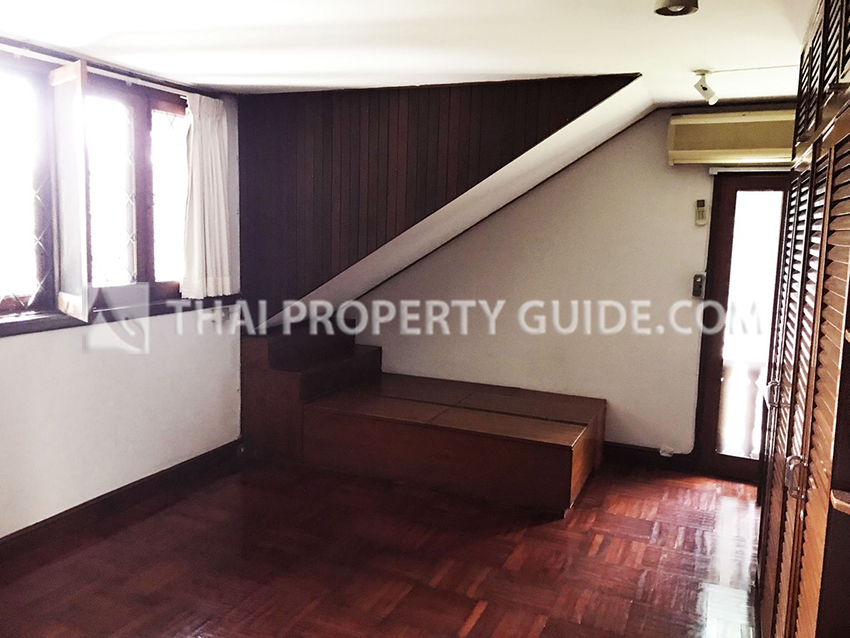 House with Private Pool in Sukhumvit 