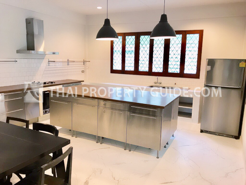 House with Private Pool in Sukhumvit 