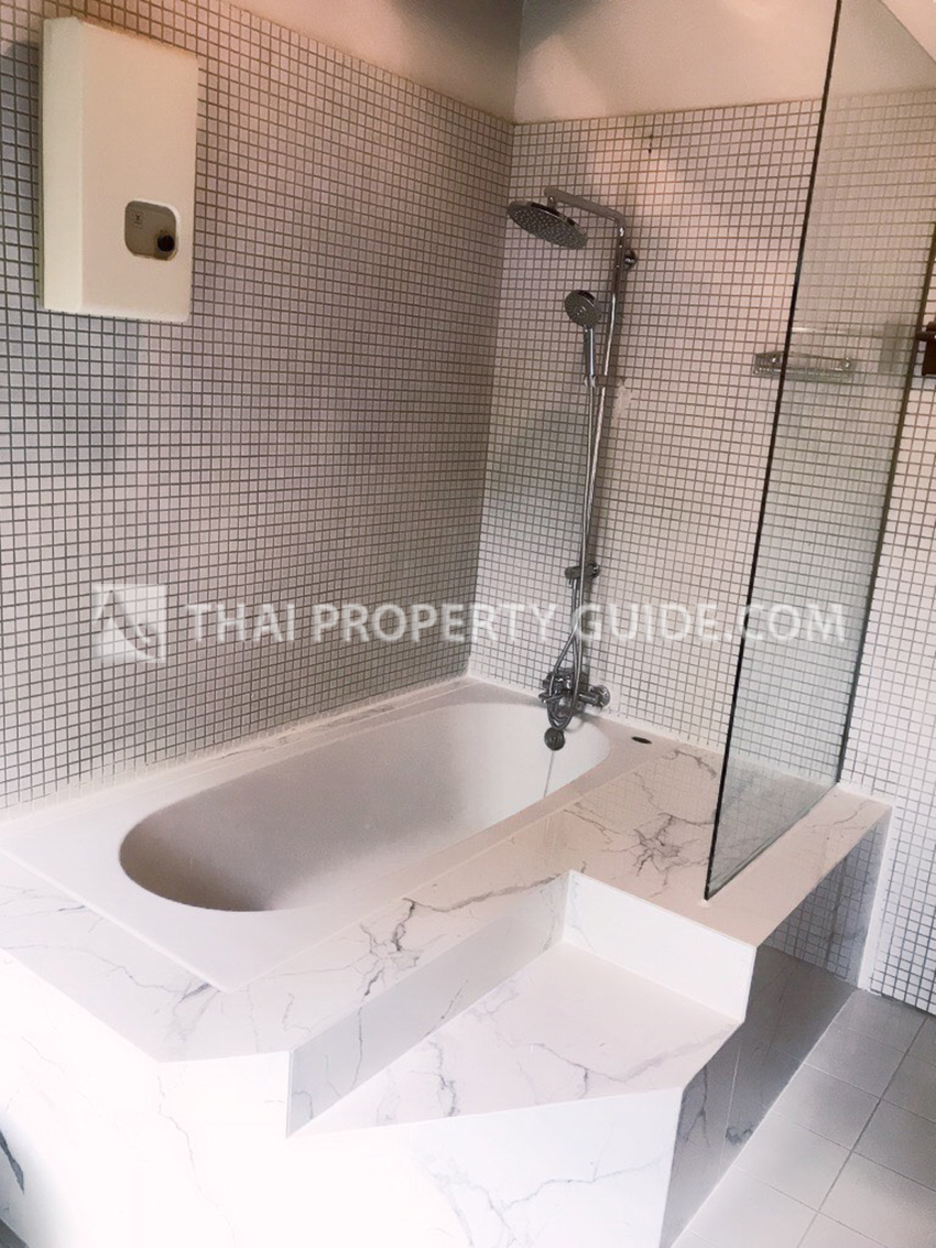 House with Private Pool in Sukhumvit 