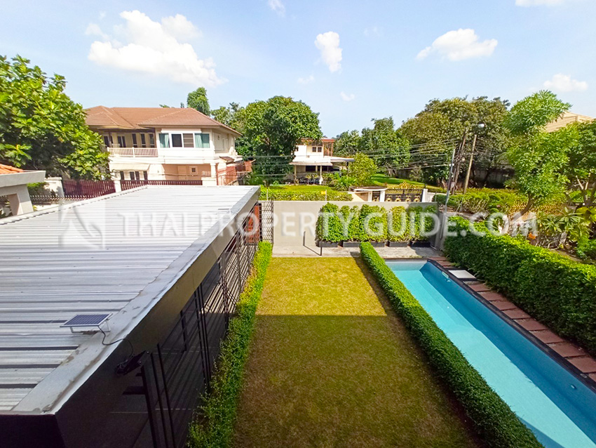 House with Private Pool in Sukhumvit 