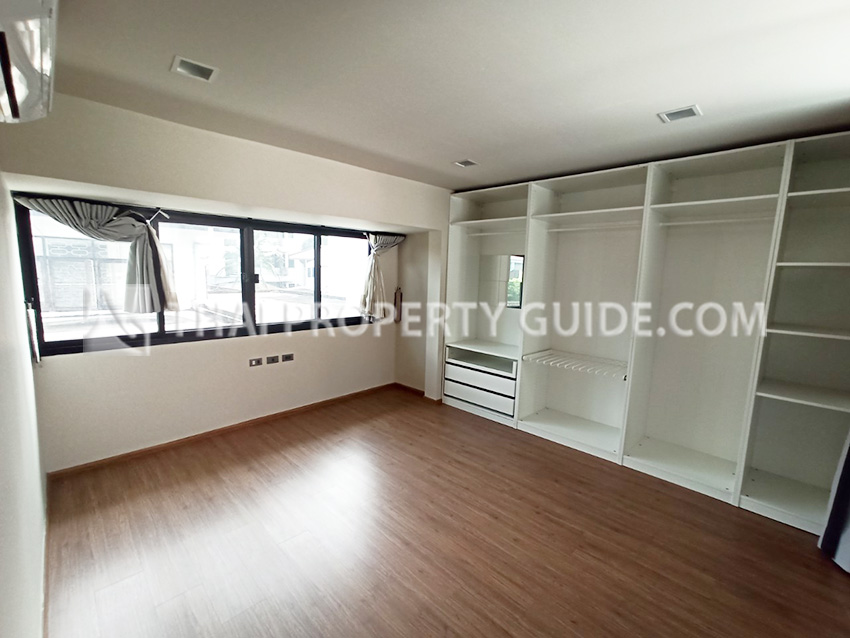 House with Private Pool in Sukhumvit 
