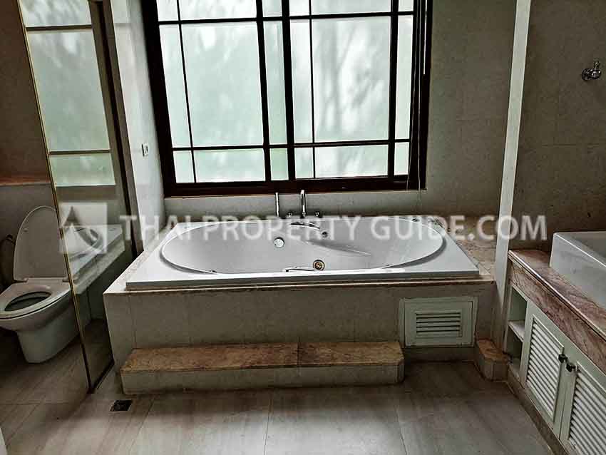 House with Private Pool in Sukhumvit 