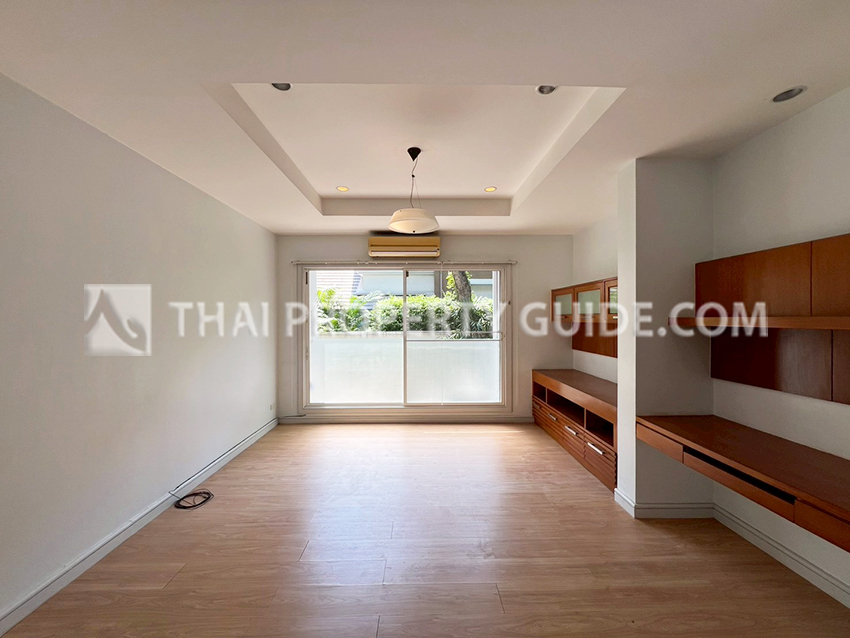 House with Private Pool in Sukhumvit 