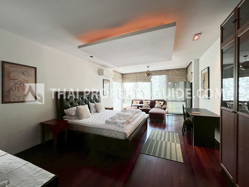 House with Private Pool in Sukhumvit 
