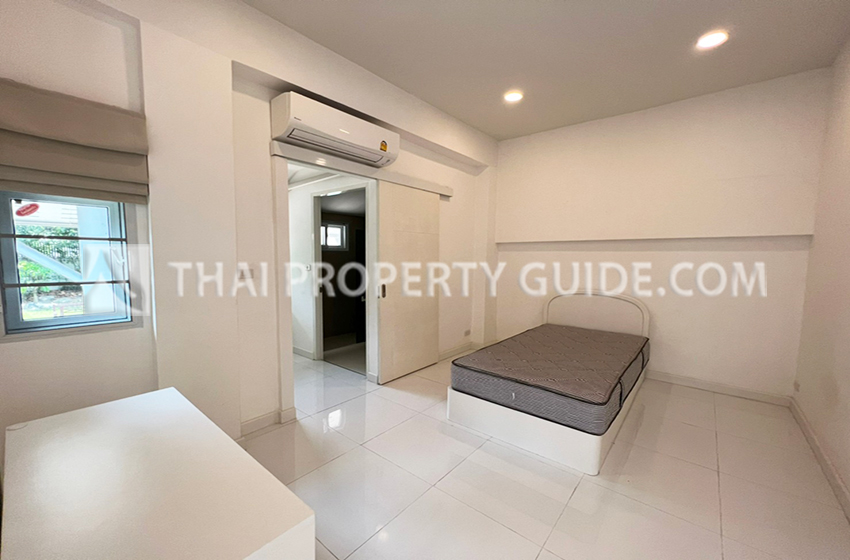 House with Private Pool in Sukhumvit 