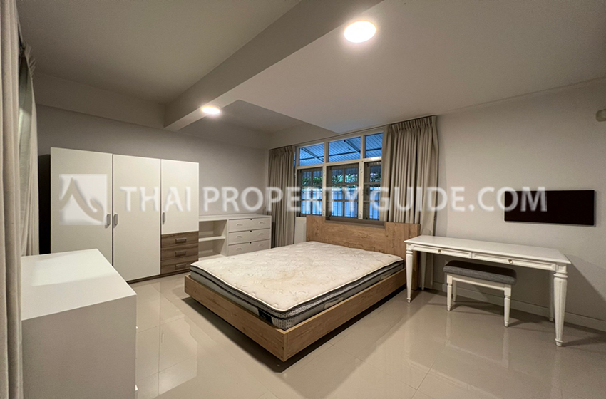 House with Private Pool in Sukhumvit 