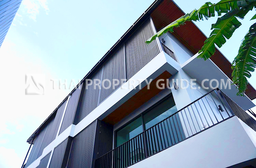 House with Private Pool in Sukhumvit 
