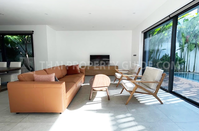 House with Private Pool in Sukhumvit 