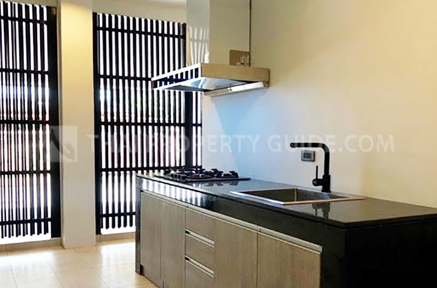 House with Private Pool in Sukhumvit 