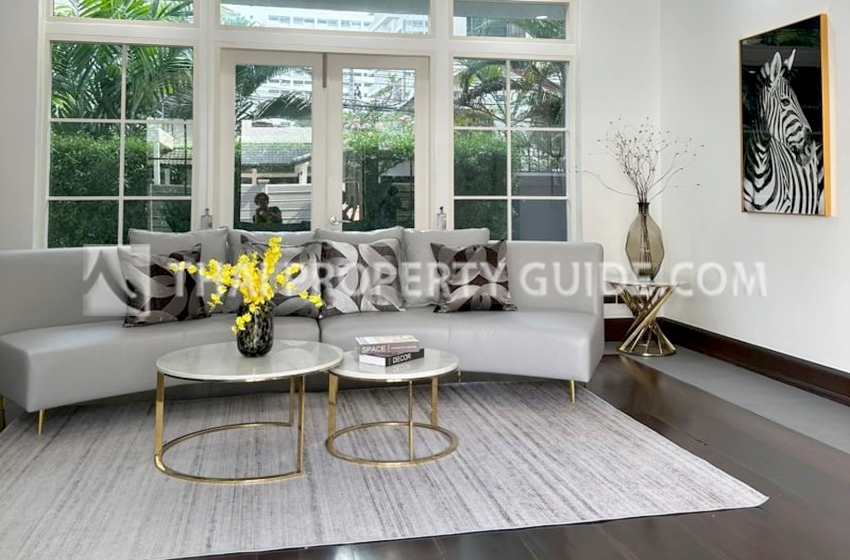 House with Private Pool in Sukhumvit 