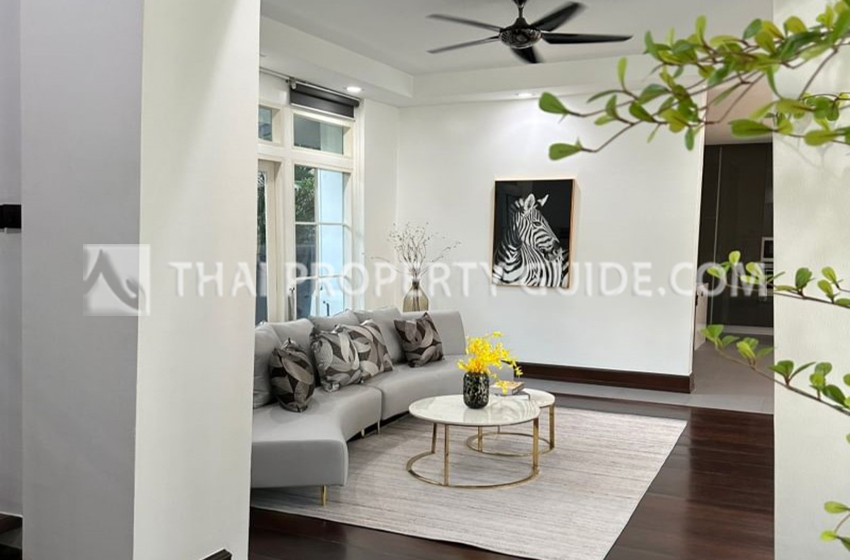 House with Private Pool in Sukhumvit 