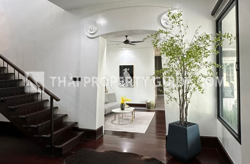 House with Private Pool in Sukhumvit 