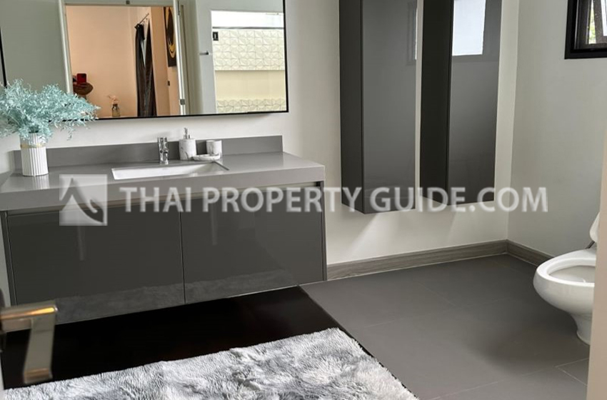 House with Private Pool in Sukhumvit 