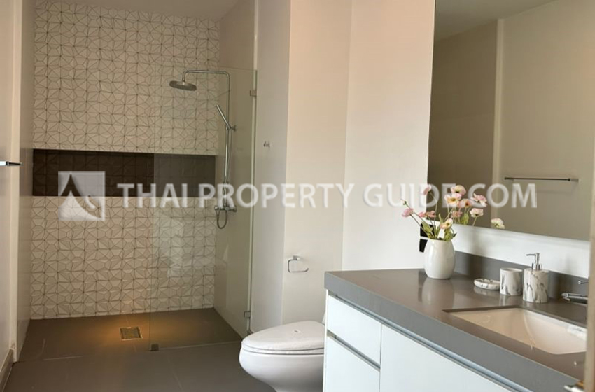 House with Private Pool in Sukhumvit 