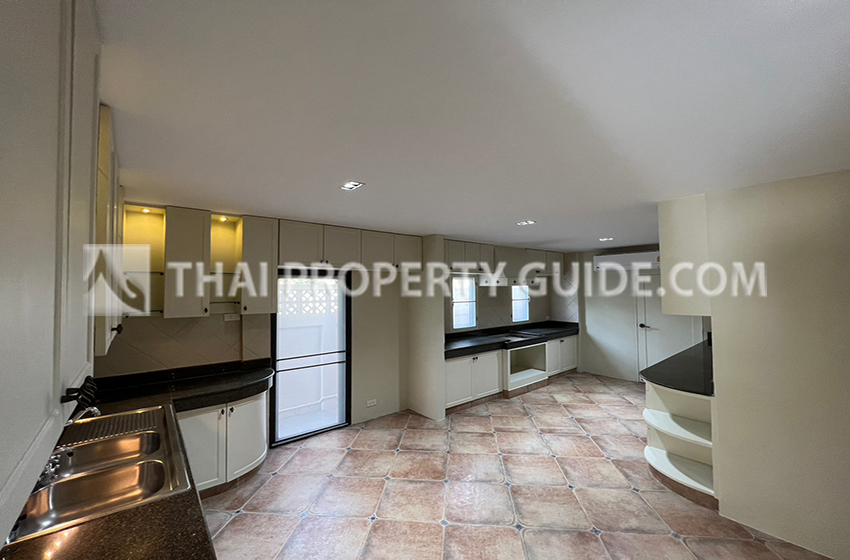 House with Private Pool in Sukhumvit 