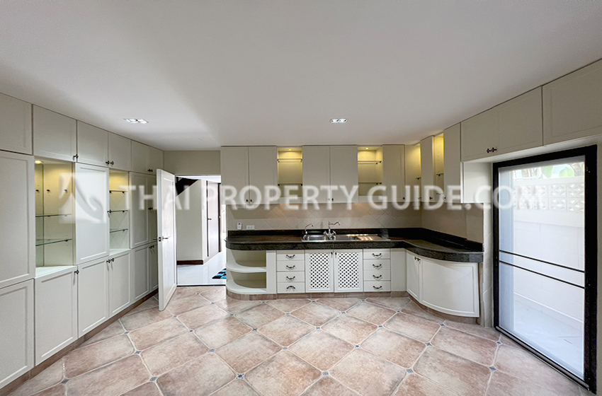 House with Private Pool in Sukhumvit 