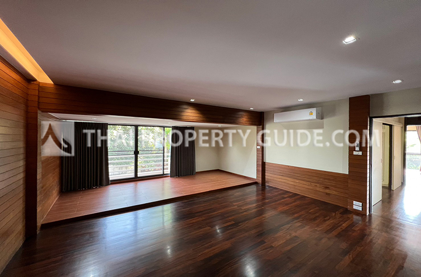 House with Private Pool in Sukhumvit 