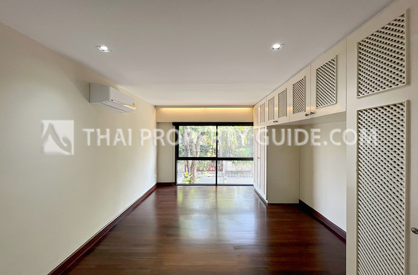 House with Private Pool in Sukhumvit 