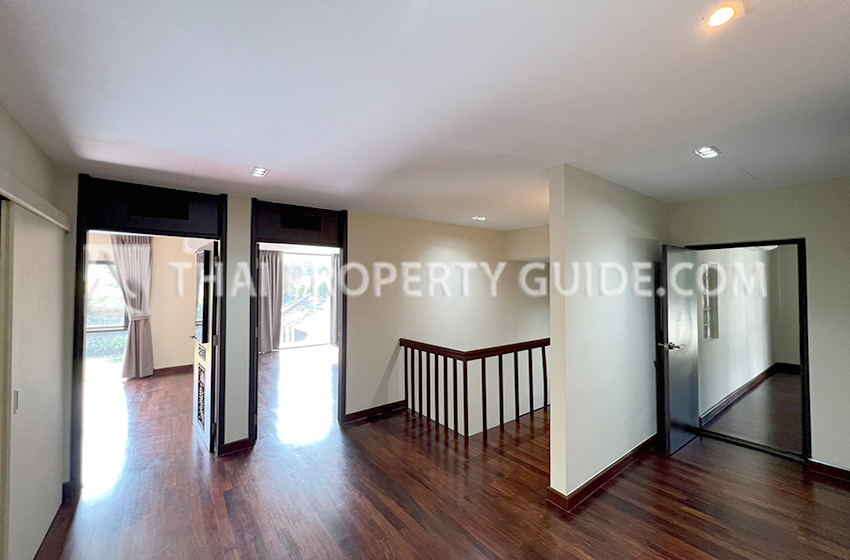 House with Private Pool in Sukhumvit 