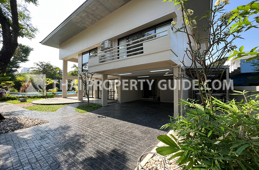 House with Private Pool in Sukhumvit 