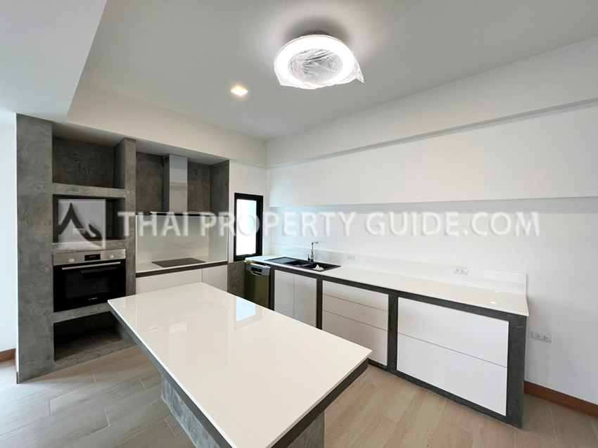 House with Private Pool in Sukhumvit 