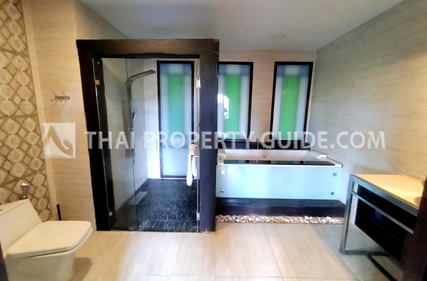 House with Private Pool in Sukhumvit 