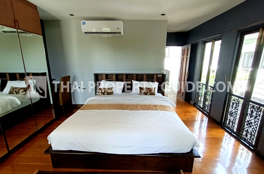 House with Private Pool in Sukhumvit 