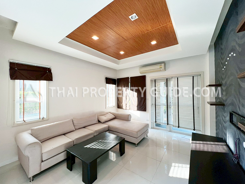 House with Private Pool in Sukhumvit 