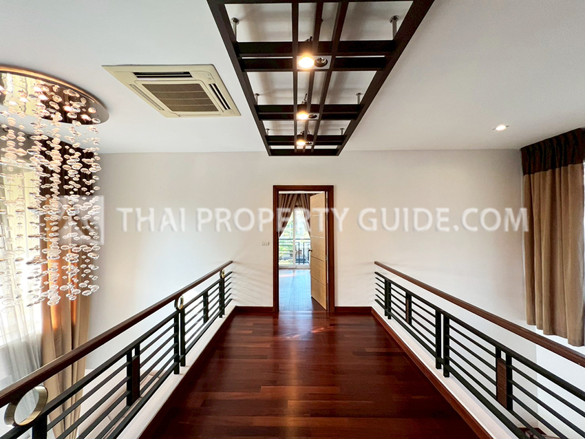 House with Private Pool in Sukhumvit 