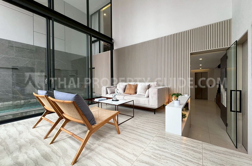 House with Private Pool for rent in Sukhumvit