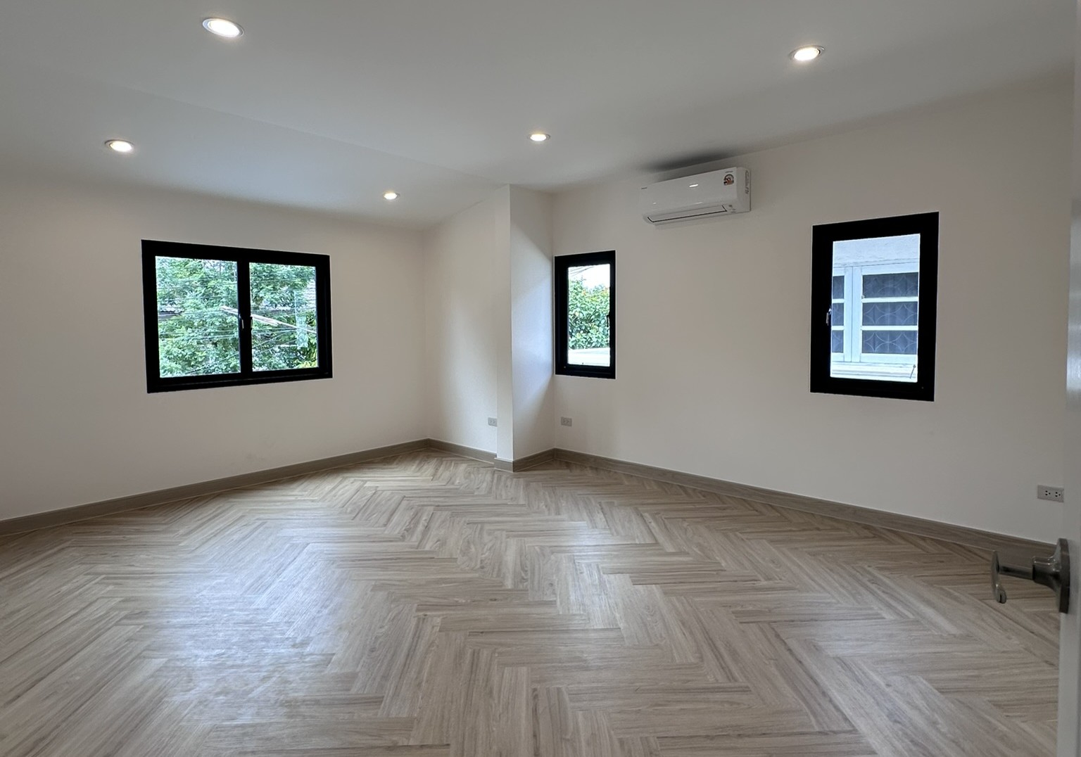 House with Private Pool in Sukhumvit 