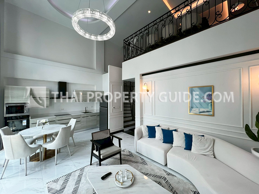 House with Private Pool in Sukhumvit 