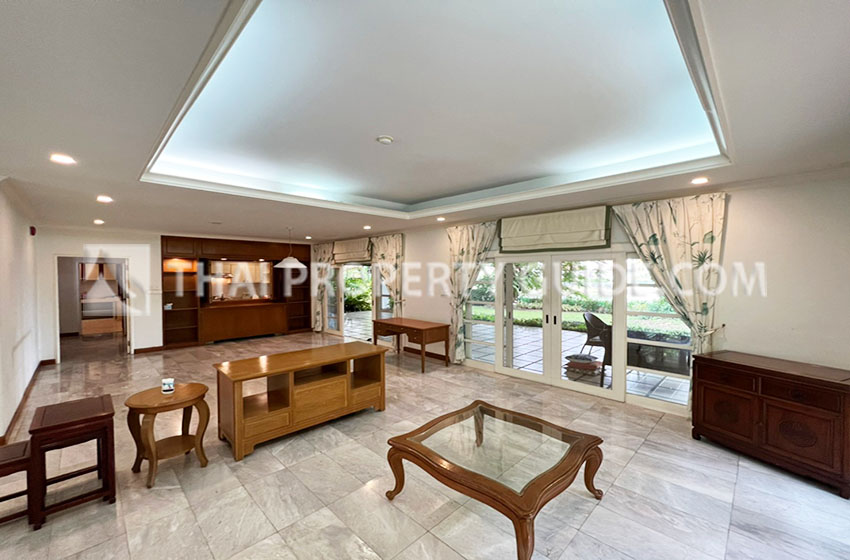 House with Shared Pool in Bangnatrad 