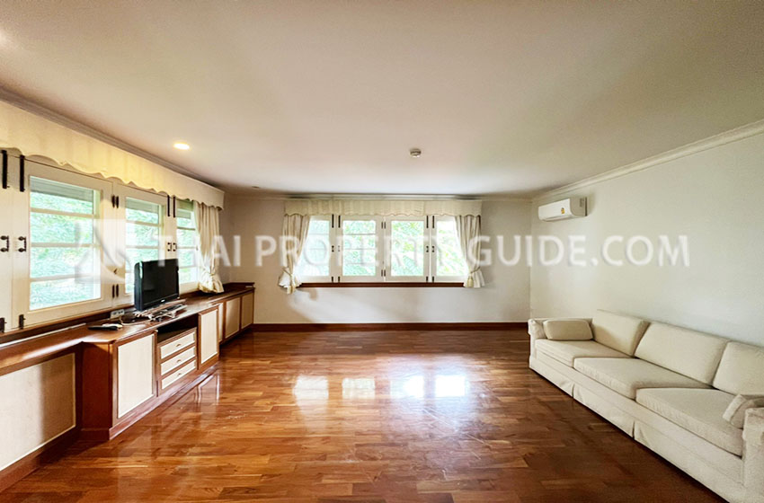 House with Shared Pool in Bangnatrad 