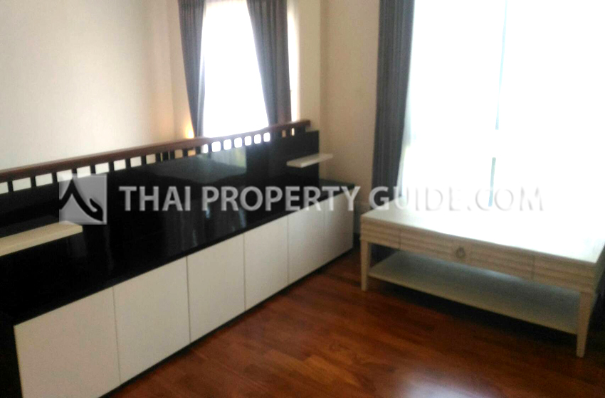 House with Shared Pool in Bangnatrad 