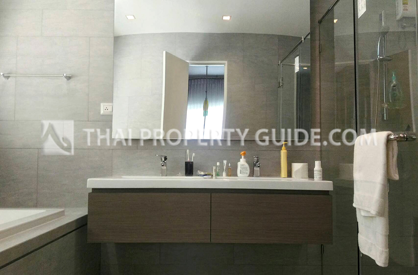House with Shared Pool in Bangnatrad 