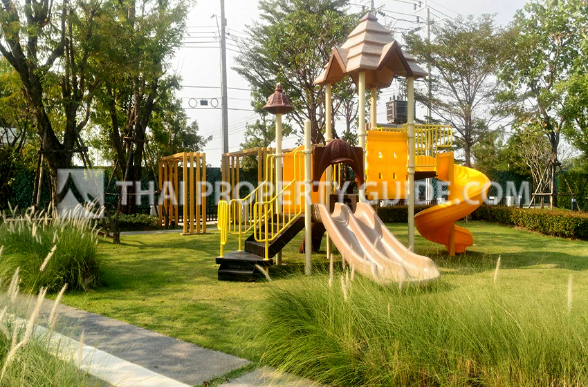 House with Shared Pool in Bangnatrad 