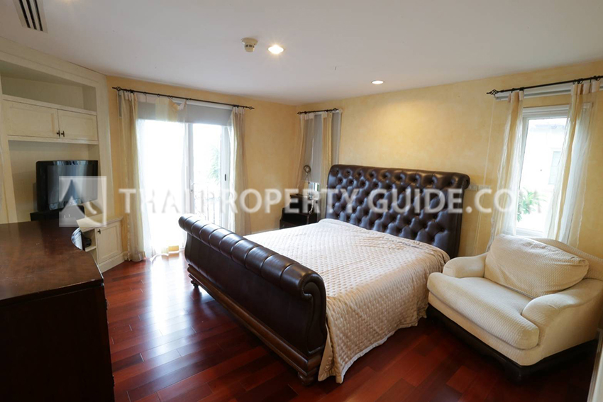 House with Shared Pool in Bangnatrad 