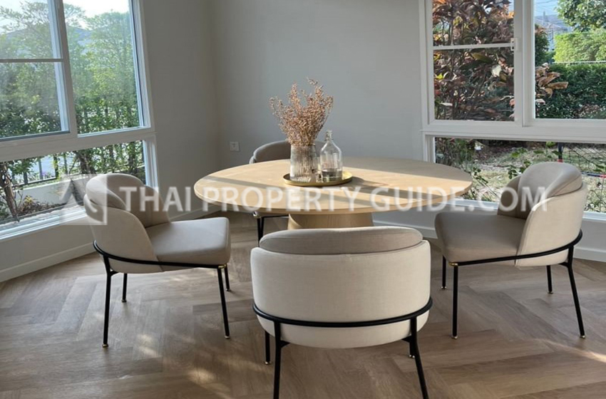 House with Shared Pool in Bangnatrad 