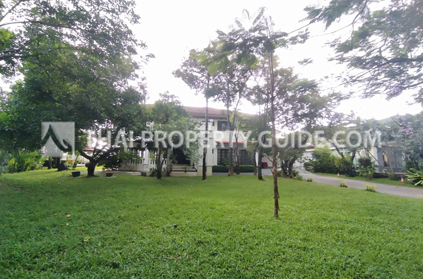 House with Shared Pool in Bangnatrad 
