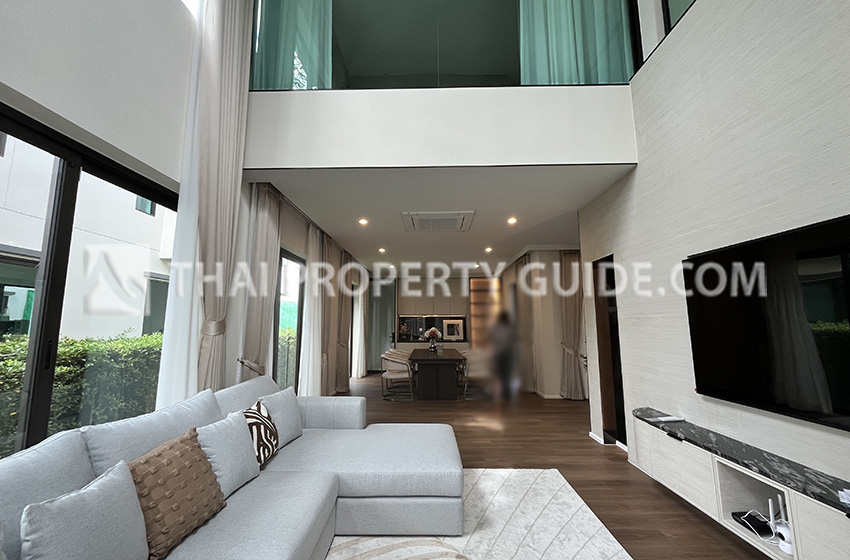 House with Shared Pool in Bangnatrad 